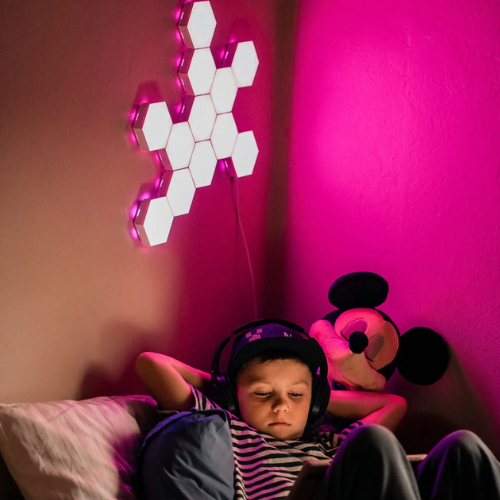 Hexagon LED væglampe til børn (med touch) - Børnelampe - Babyhelp.dk